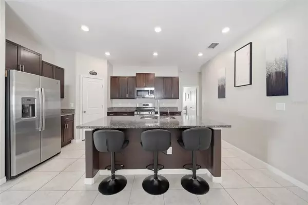 Apollo Beach, FL 33572,5402 AMARYLLIS GARDEN ST