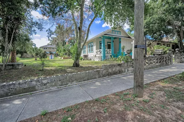 Tarpon Springs, FL 34689,39 W PARK ST