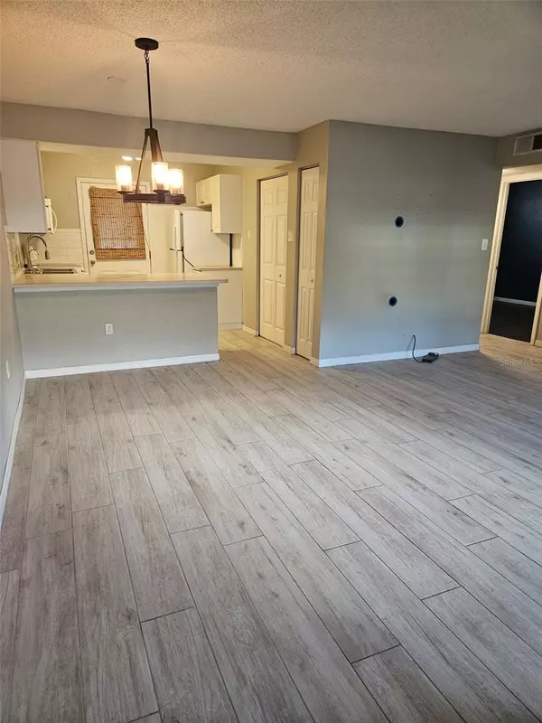 Tampa, FL 33613,14524 SEAFORD CIR #101