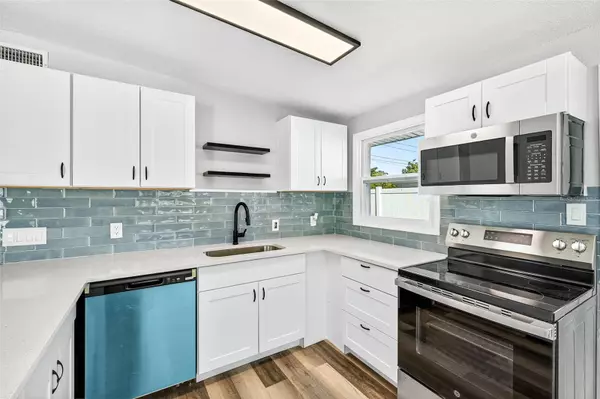 Seminole, FL 33777,9254 86TH ST N