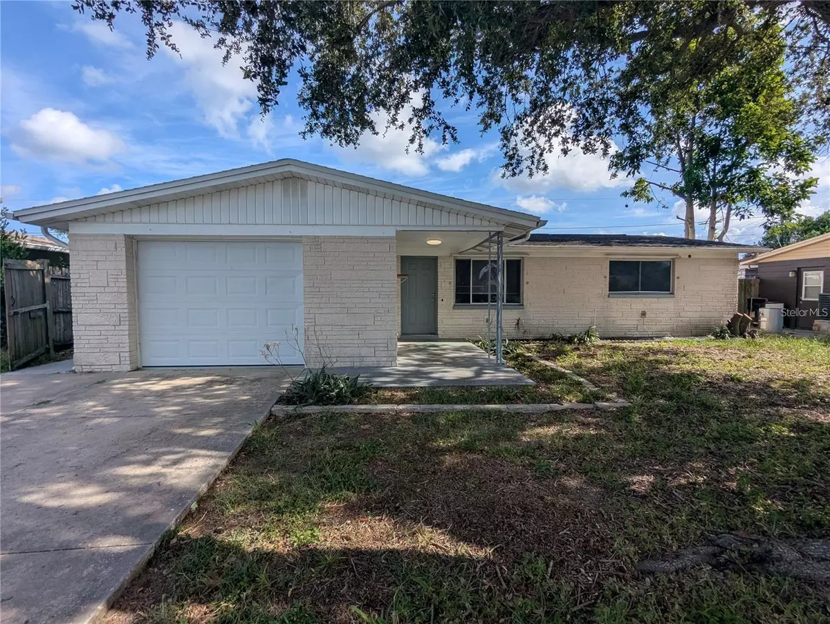 Holiday, FL 34691,3911 REDWOOD DR