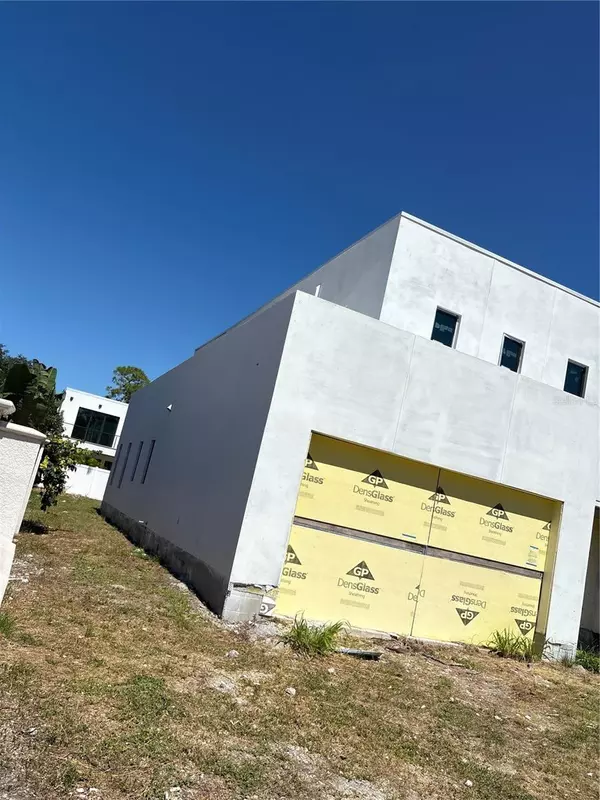 Sarasota, FL 34239,1731 SIESTA DR