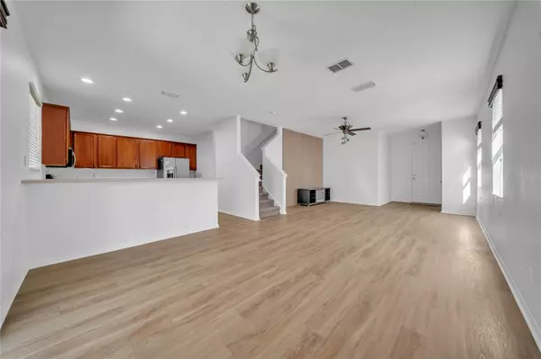 Land O Lakes, FL 34638,17446 QUEENSLAND ST