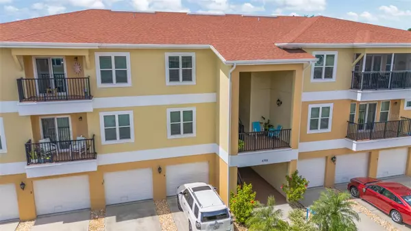 6395 BANYAN BLVD #301, New Port Richey, FL 34652