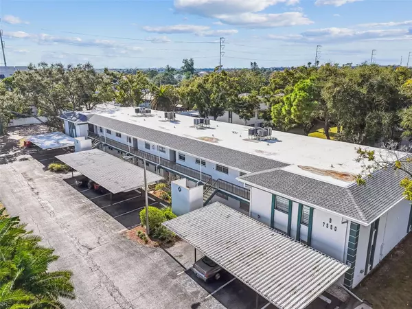 7560 92ND ST #104B, Seminole, FL 33777