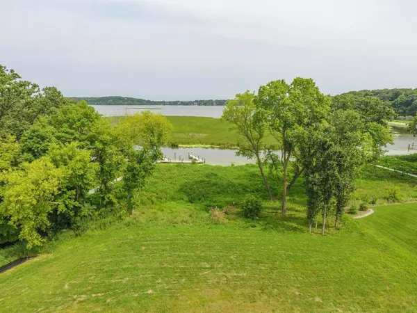 Minnetrista, MN 55331,3764 Woodland Cove Pkwy