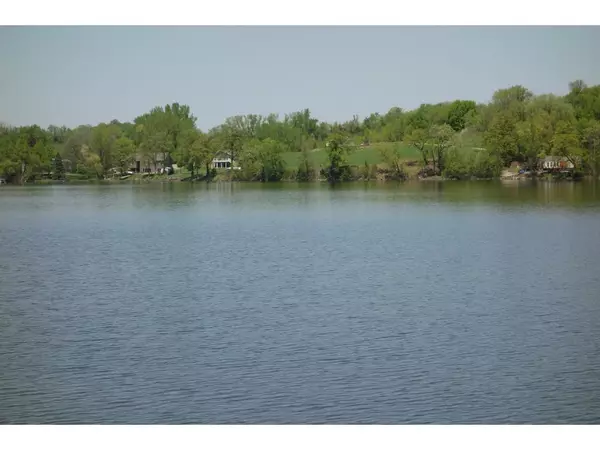 1508 Scenic Hideaway LN, Elysian, MN 56028