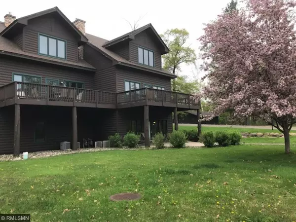 4044 Golf Villas CIR, Nisswa, MN 56468