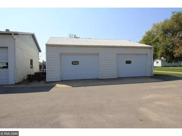 Morris, MN 56267,609 E 7th ST