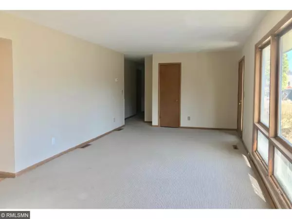 Minnetonka, MN 55391,17316 Bay CIR