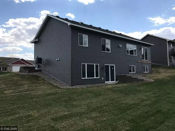 New Prague, MN 56071,1223 Tikalsky ST SE