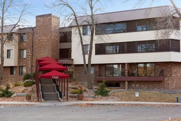 Edina, MN 55439,7500 Cahill RD #214C