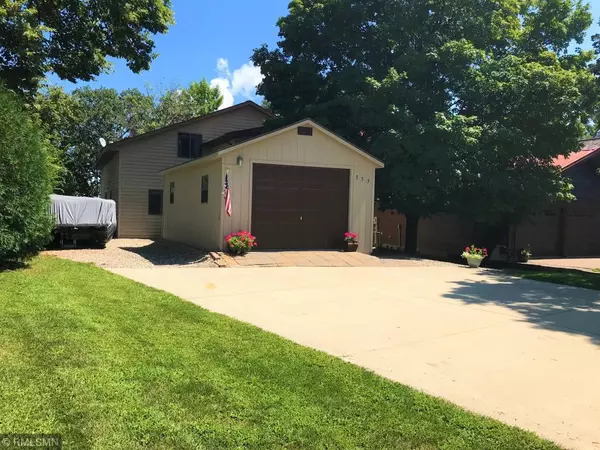 335 Lake AVE N, Spicer, MN 56288