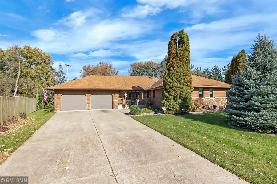 10 Clover CT, Saint Cloud, MN 56301