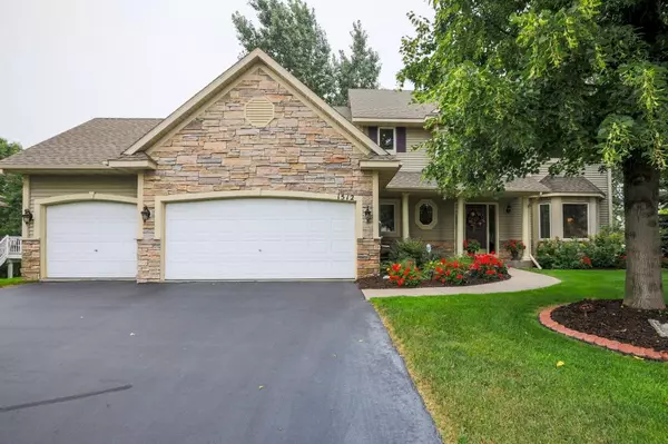 1512 Windsor LN, Shakopee, MN 55379