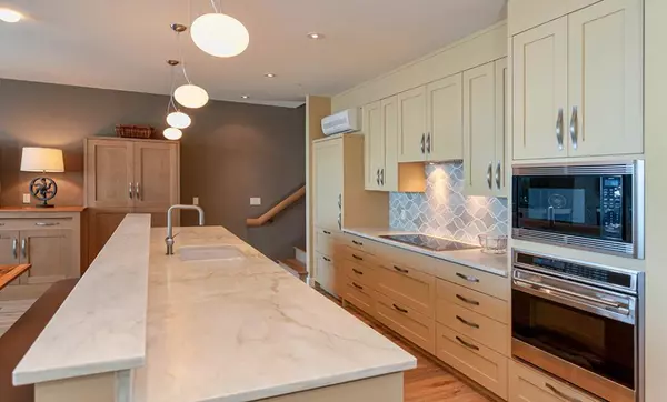 Duluth, MN 55802,920 S Lake AVE