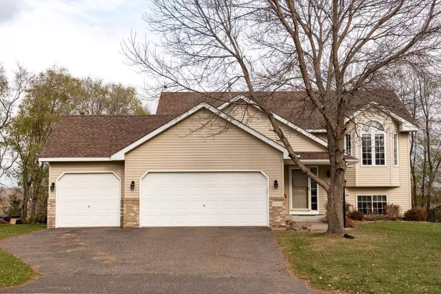 9325 Harkness AVE S, Cottage Grove, MN 55016