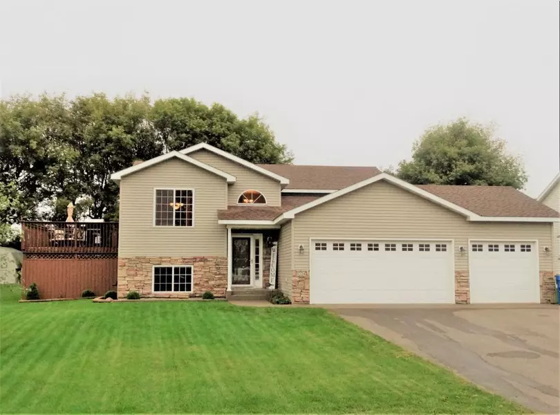 1024 Brook CT, Sauk Rapids, MN 56379