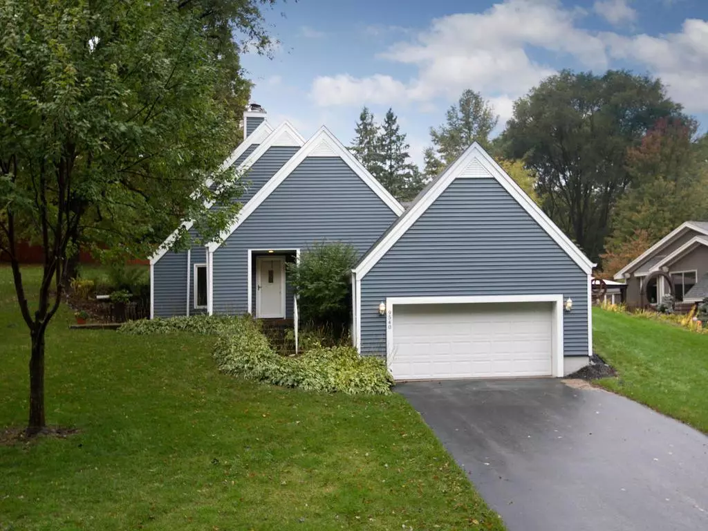 Eden Prairie, MN 55347,9540 Creek Knoll RD