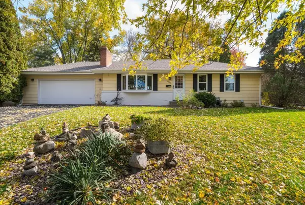 8331 Quinn RD, Bloomington, MN 55437