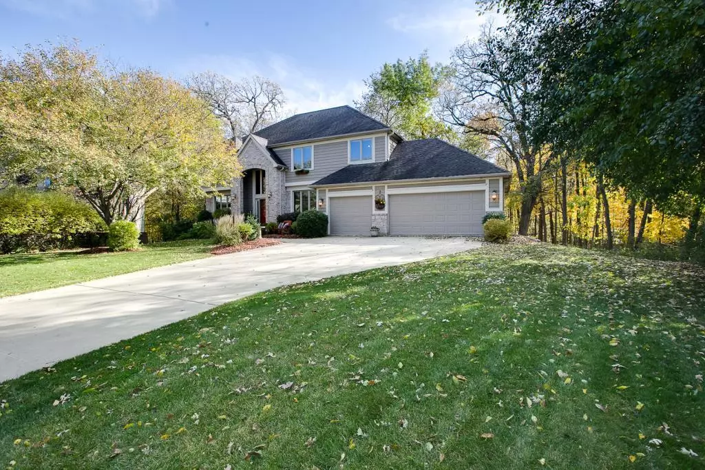 Chanhassen, MN 55317,8281 Benwood CIR