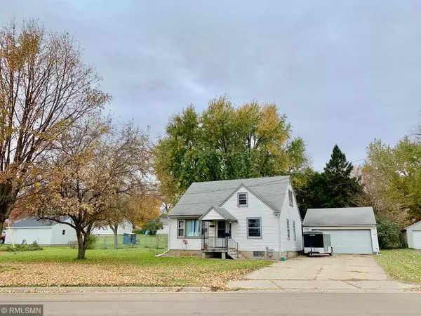 Owatonna, MN 55060,514 Riverside AVE