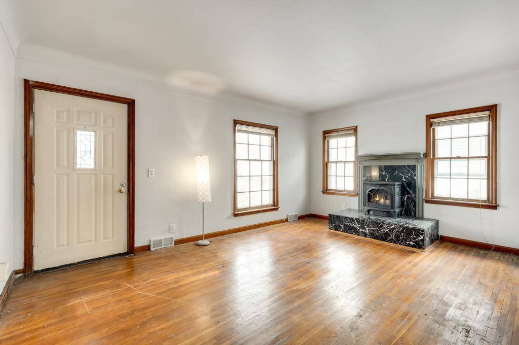 Columbia Heights, MN 55421,4032 Jefferson ST NE
