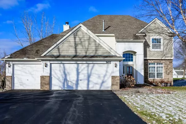 9488 Esk LN, Inver Grove Heights, MN 55077