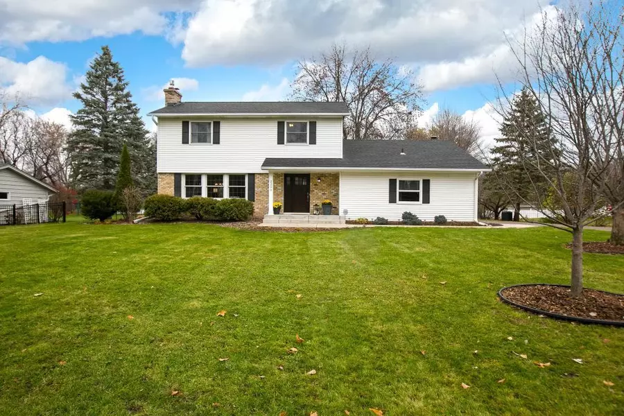 2200 Troy LN N, Plymouth, MN 55447