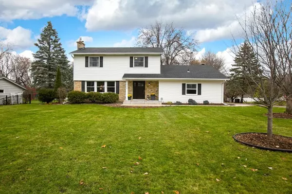 2200 Troy LN N, Plymouth, MN 55447