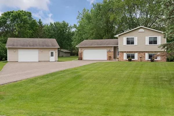 Corcoran, MN 55374,19543 Country CIR E