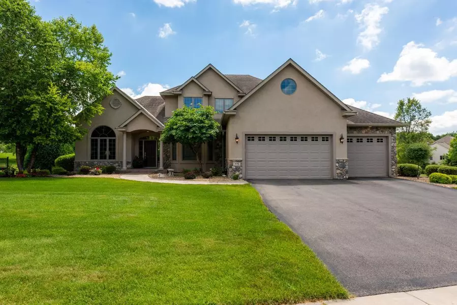 775 Weston Ridge Pkwy, Chaska, MN 55318