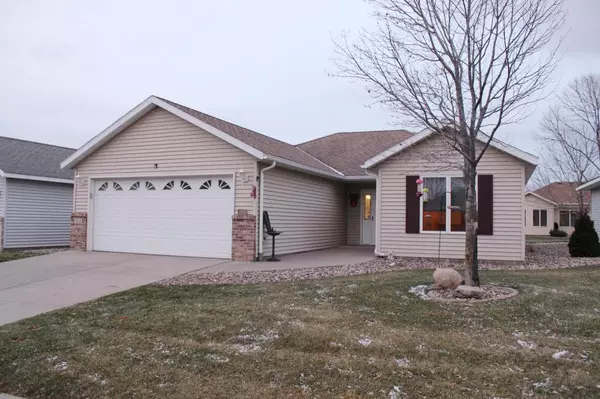 914 Willow Grove CIR, Waite Park, MN 56387