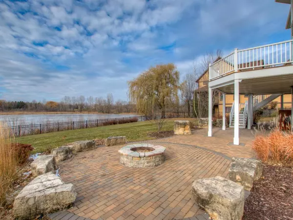 Woodbury, MN 55125,8476 Marsh Creek RD