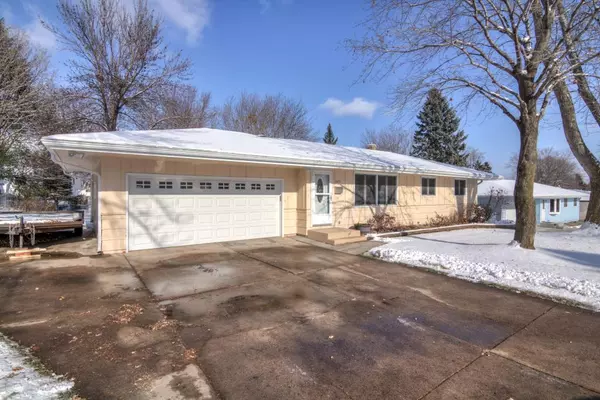 2451 Holloway AVE E, North Saint Paul, MN 55109