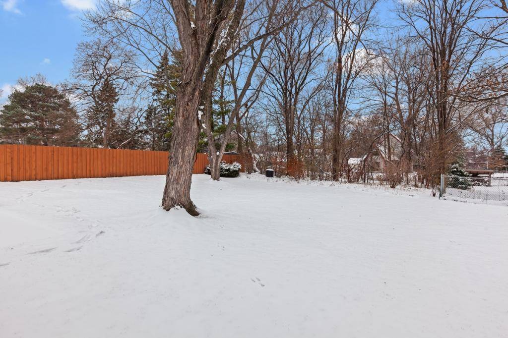Edina, MN 55424,6204 Halifax AVE S