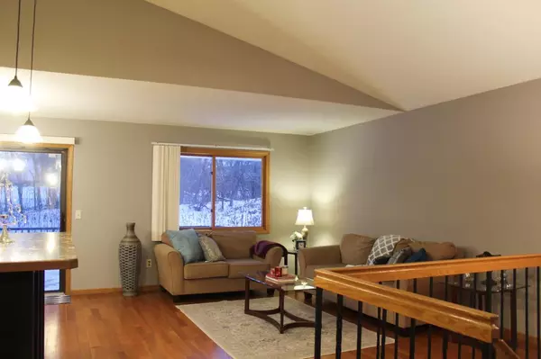 Burnsville, MN 55337,725 Evergreen CT