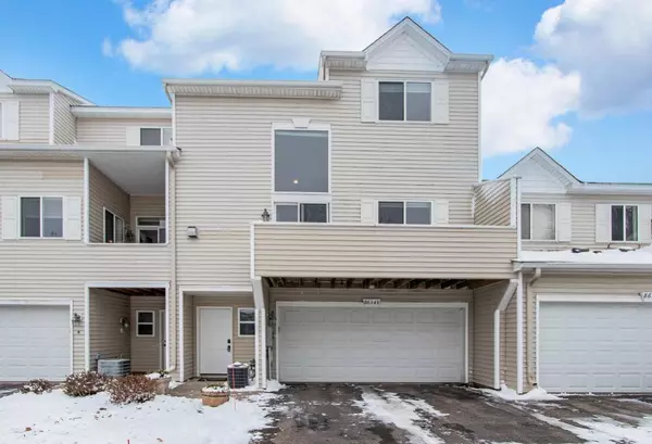 8634 Savanna Oaks Bay #I, Woodbury, MN 55125