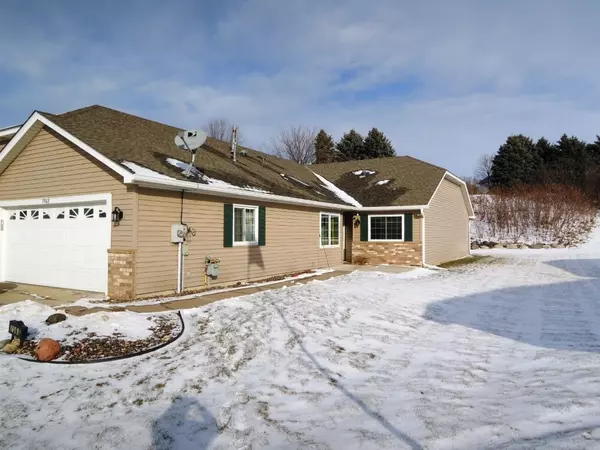 7568 Newbury RD, Woodbury, MN 55125