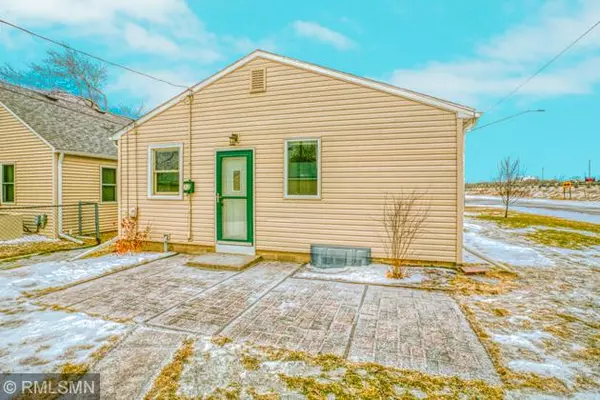 Hopkins, MN 55343,425 15th AVE N
