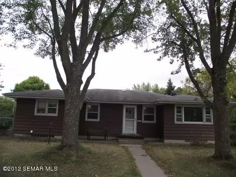 102 Fairview DR, Albert Lea, MN 56007