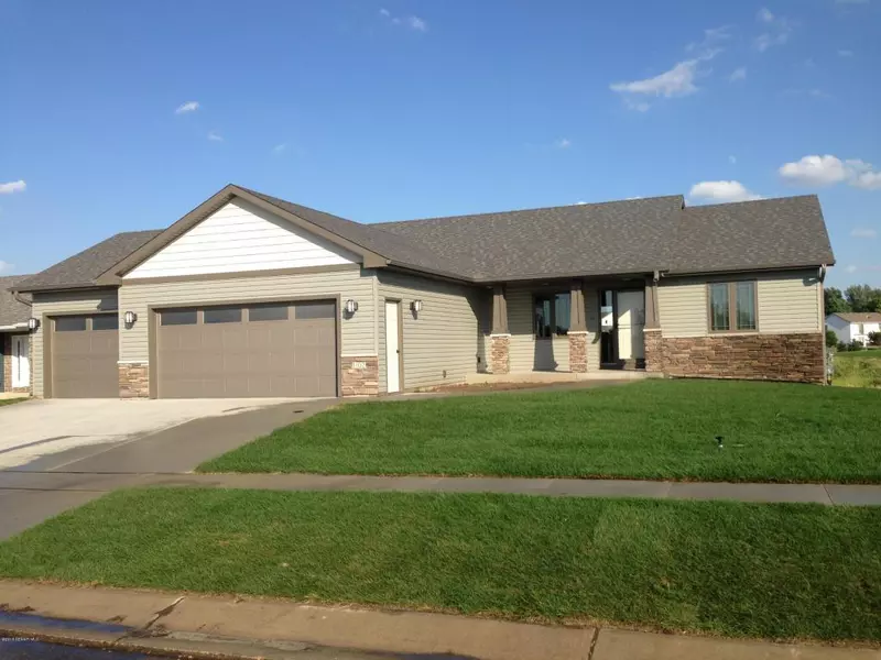 1102 Parkview AVE NW, Kasson, MN 55944