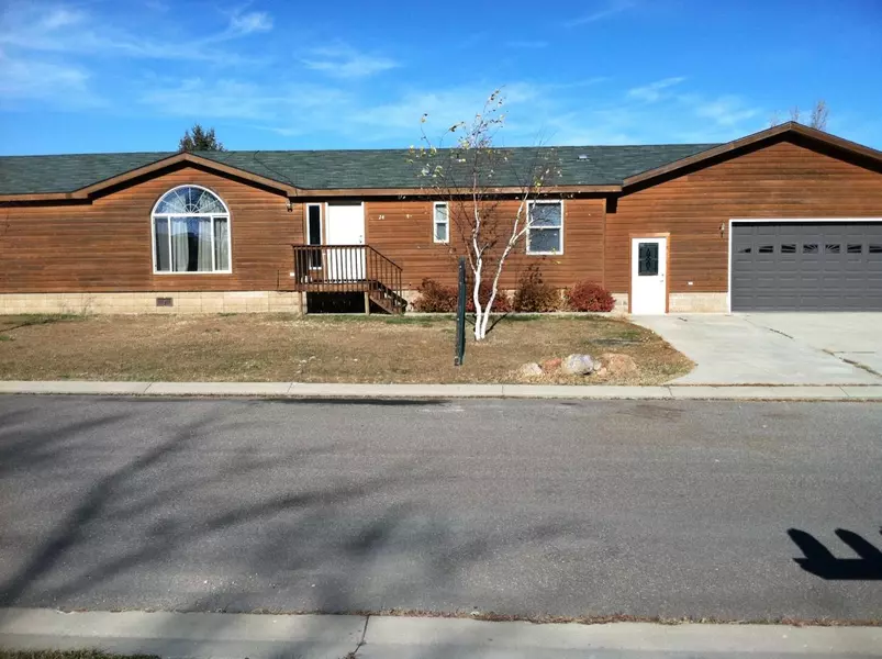 24 South Fork DR SE, Kasson, MN 55944