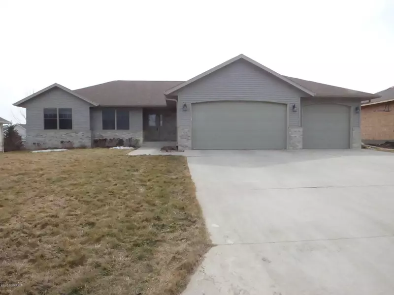 1775 Wood Duck LN NE, Owatonna, MN 55060