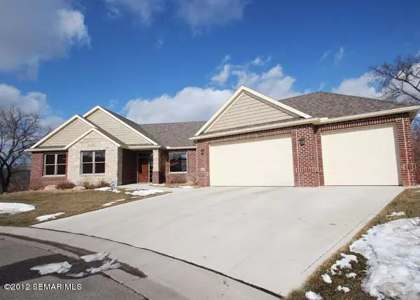 2581 OVERLAND POINT CIR NW, Rochester, MN 55901