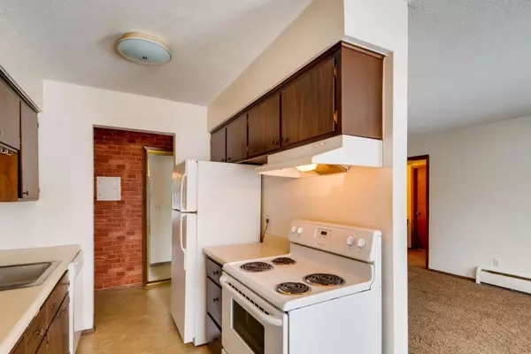 Hopkins, MN 55343,909 11th AVE S #5