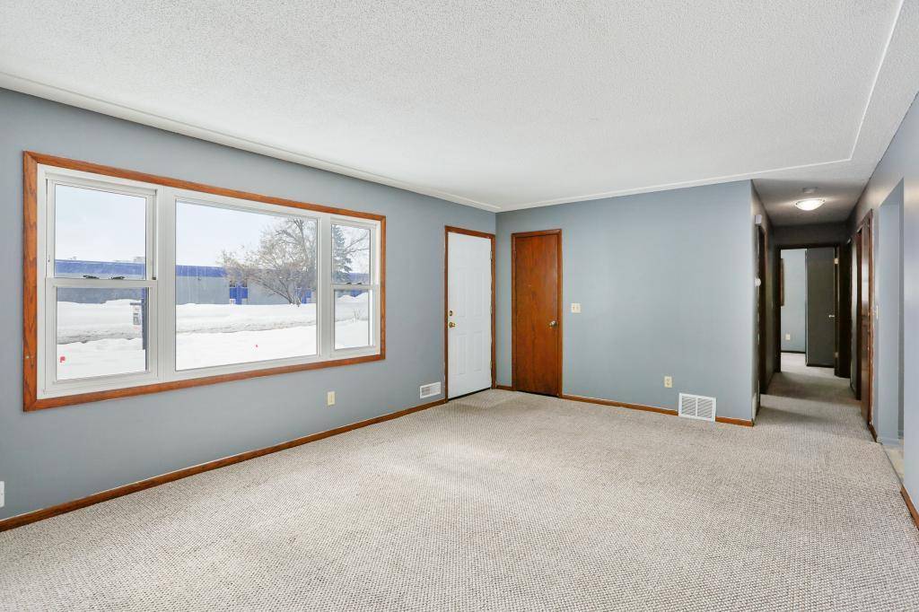 Brooklyn Center, MN 55430,2106 69th AVE N