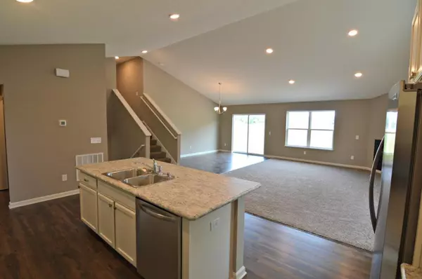 Woodbury, MN 55129,8516 Titanium CIR