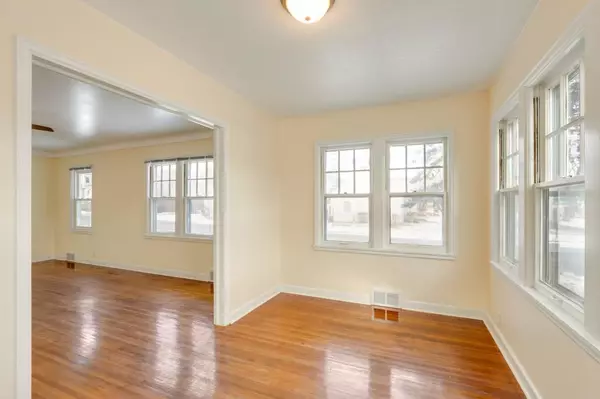 South Saint Paul, MN 55075,457 16th AVE N