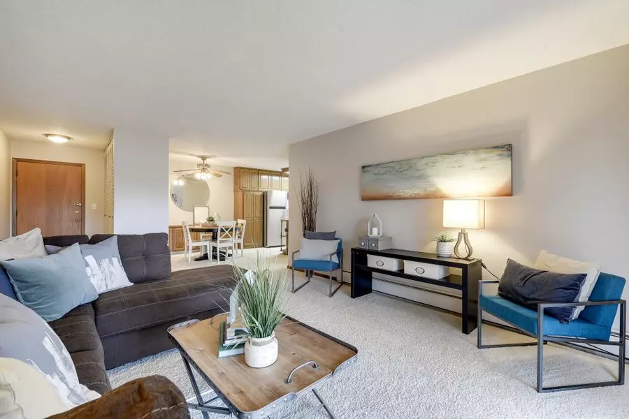 2801 Flag AVE N #117, New Hope, MN 55427